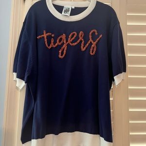 Queen of sparkles tiger sweater top size xl new